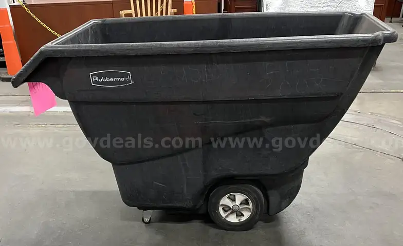 **** RUBBERMAID 3/4&#x22; CU. YD. UTILITY TILT TRUCK **** (I)