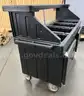 **** CAMBRO BLACK MOBILE FOOD &#x26; BEVERAGE VENDING CART **** (I)
