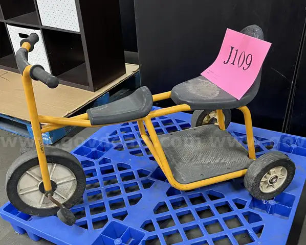 **** LAKESHORE TAXI-TRIKE **** (I)
