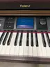 **** ROLAND KR-105 DIGITAL INTELLIGENT PIANO **** (I)