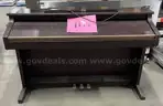 **** ROLAND KR-105 DIGITAL INTELLIGENT PIANO **** (I)