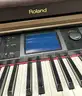 **** ROLAND KR-105 DIGITAL INTELLIGENT PIANO **** (I)