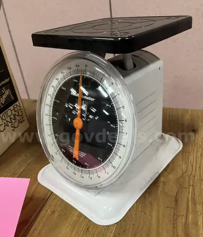 **** HEALTH-O-METER KITCHEN &#x26; CANNING SCALE **** (I)