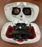 **** VIEW-MASTER DELUXE VR VIEWER WITH PREVIEW REEL **** (I)
