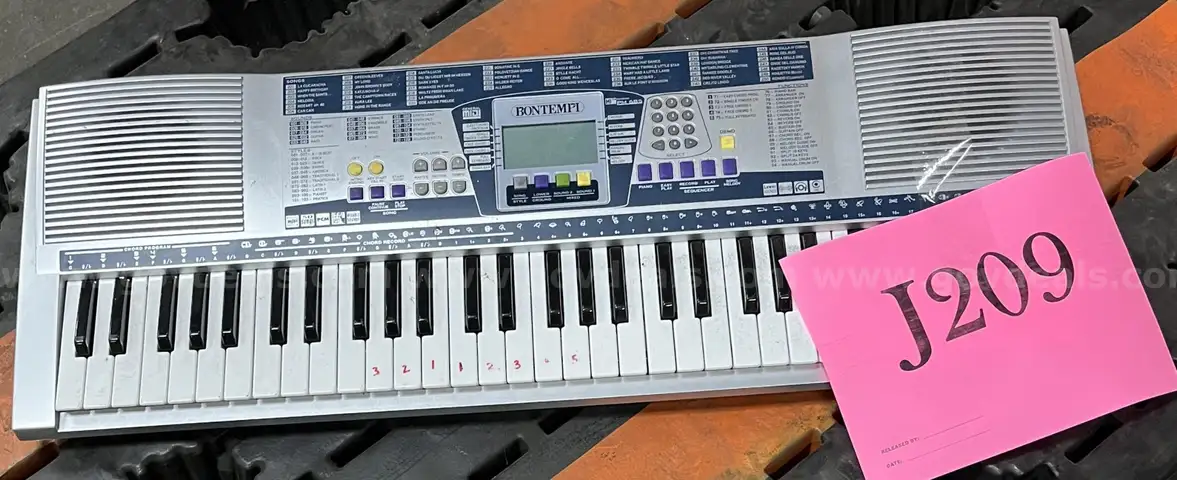 **** BONTEMPI PM-685 KEYBOARD WITH 61 PROFESSIONAL KEYS **** (I)