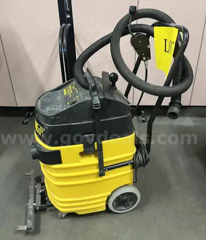 **** WAXIE MODEL ll 2HP WET-DRY VACUUM **** (I)