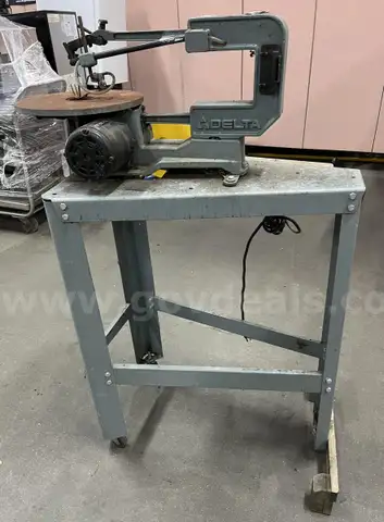 **** DELTA 16&#x22; 40-560 TYPE ll SCROLL SAW WITH TABLE **** (I)