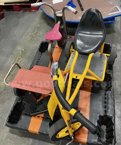 **** ASSORTED TAXI TRIKES (2 UNITS) **** (I)
