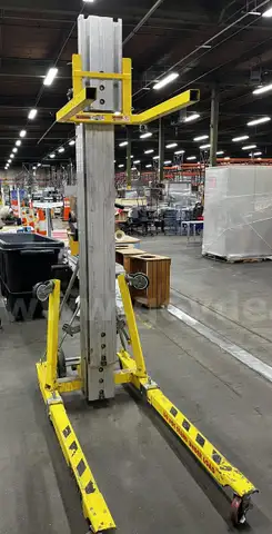 **** SUMNER MFG. CONTRACTOR 18 FT. LIFT (MODEL # 2118) **** (I)