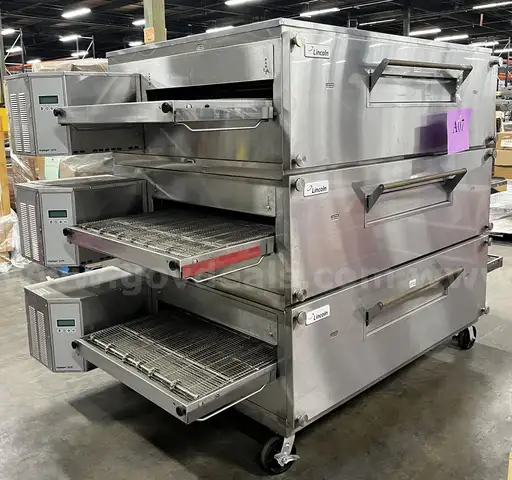 **** LINCOLN-IMPINGER TRIPLE STACK 3270 NAT. GAS PIZZA CONVEYOR OVEN **** (I)