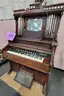 **** THE BELL ORGAN & PIANO CO. ANTIQUE PARLOR PEDEL ORGAN **** (I)