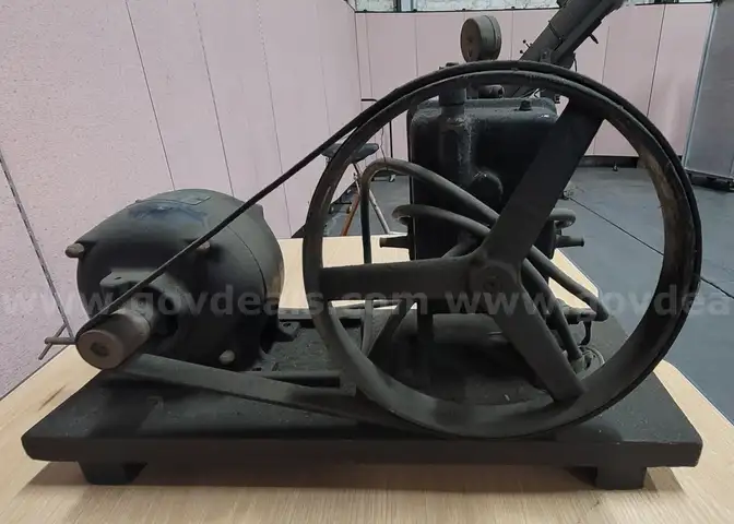 **** VINTAGE NELSON VACUUM PUMP **** (I)