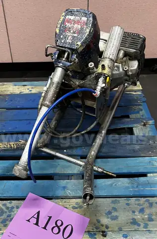 **** GM-3500 GAS-POWERED AIRLESS SPRAYER **** (I)