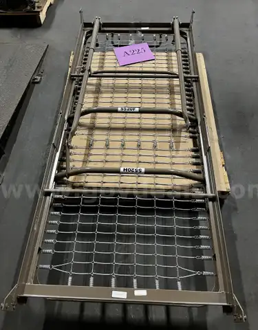 **** SINGLE ADJUSTABLE METAL BED FRAME **** (I)