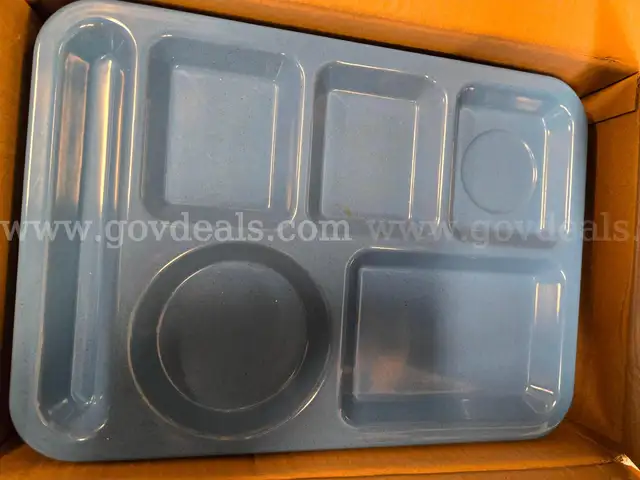 Carlisle 6 Compartment Lunch/ Breakfast Trays