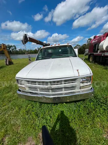 Chevy Chassis-Cab Tow Truck