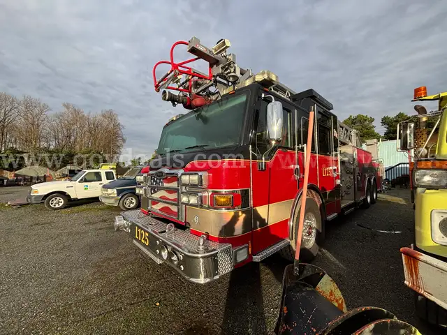 2010 Pierce Velocity Fire Truck
