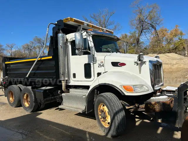 2015 Peterbilt T 348 Snow Plow Truck