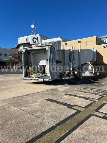 MSY - Louis Armstrong New Orleans International Airport - Airport Passenger Boarding Bridge (PBB)
