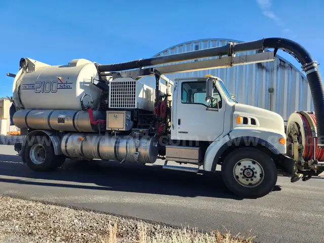 2005 STERLING L7500, VACTOR 2110