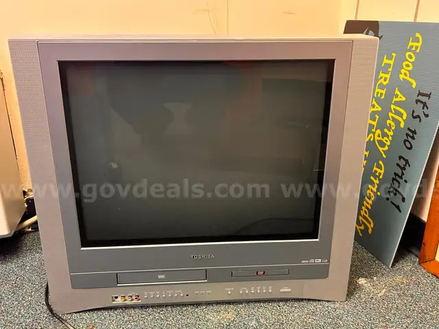 Toshiba TV, VCR, DVD player. Condition Unknown