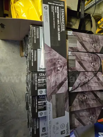 STAINMASTER Carbon 12-mil x 7-in W x 48-in L Waterproof Luxury Vinyl Plank Flooring ( 18.78-sq ft C