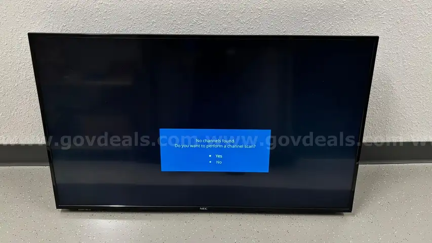 Lot of 3 Displays