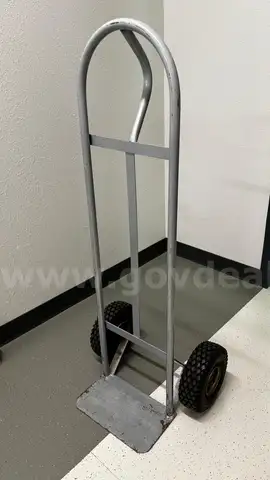 Metal dolly