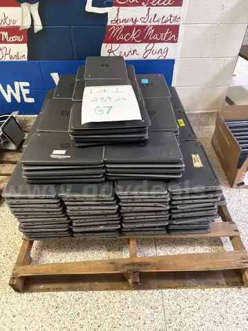 LOT 1 - 239 HP G7 Chromebooks