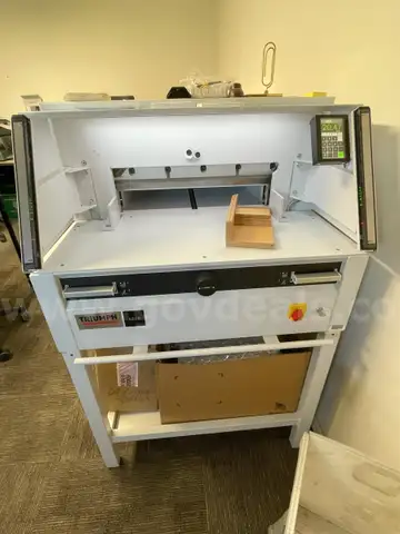 Triumph 5260 Guillotine