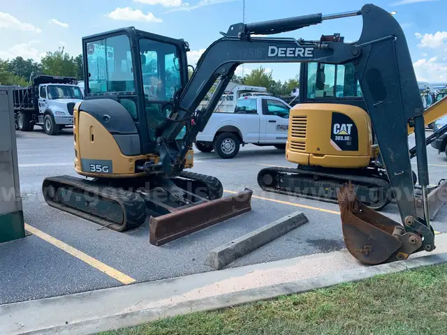 JOHN DEERE MINI EXCAVATOR