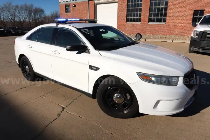 2017 Ford Taurus SEL Police Unit