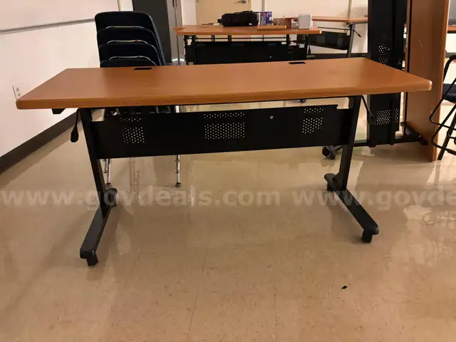 Adjustable Height Desk Approx 5ft long 18in wide qty 7