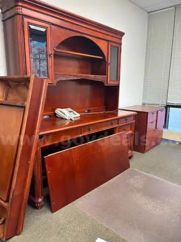 U Shaped Desk and File Cabinet