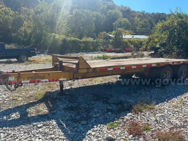 1995 Tandem Equipment Trailer