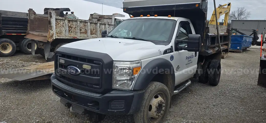 2016 Ford F450 4X4 with dump bed