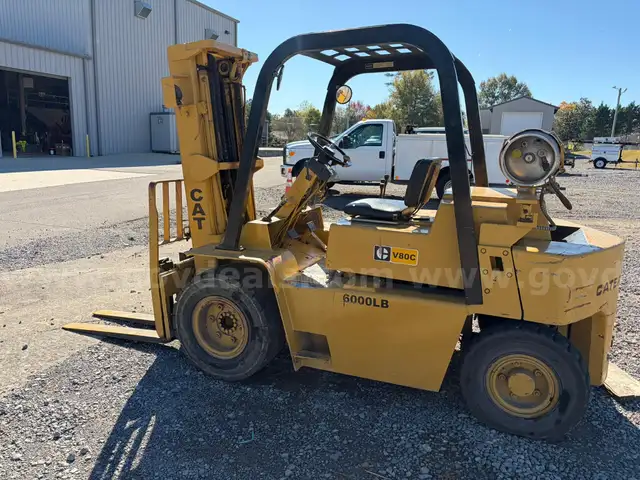 1985 CAT Forklift