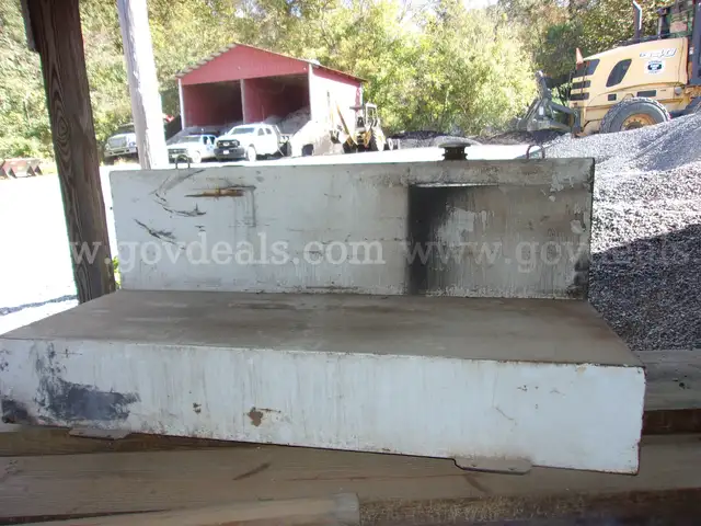 105 GAL. L SHAPED FUEL TRANSFER TANK