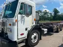 2009 Peterbilt 320