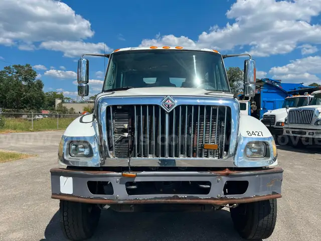 2004 International 7300