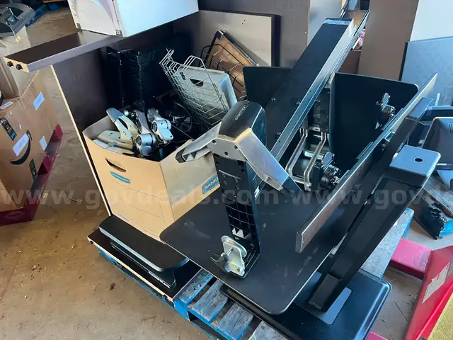 BOOKSHELF-TABLE-ACCESSORIES