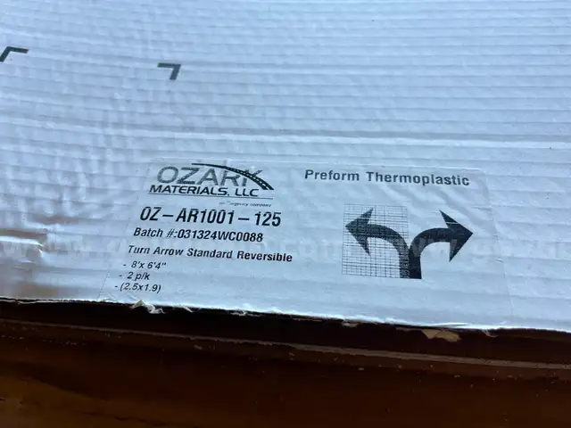 THERMOPLASTIC TURN ARROWS