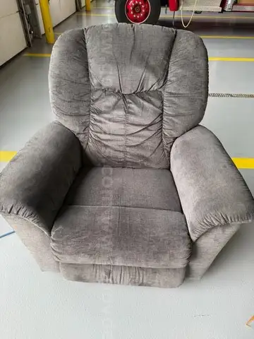 Lazy Boy Recliner (Used)