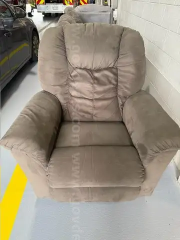Lazy Boy Recliner (used)
