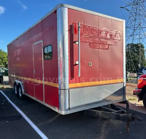 2004 Enclosed Trailer