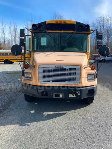 2004 Freightliner FS65