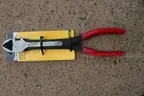 1 LOT OF MISCELLANEOUS TOOLS
