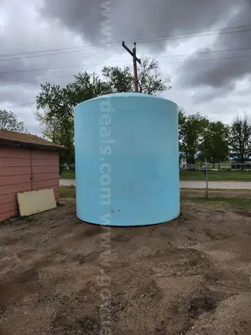 2-10,000 Gallon Poly Tanks (2)