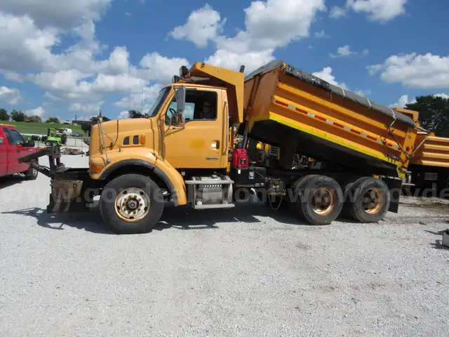 2005 Sterling LT7500