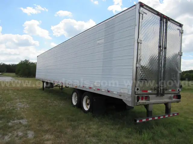 2006 White Great Dane Trailer